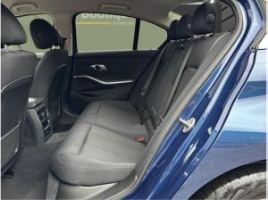 BMW 318 d ADVANTAGE (150 PS) /LIVE COCKP./LED/NAVI/KLIMA/SHZ/ASSISTENZ/RFK UVM.