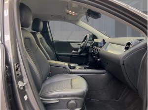 Mercedes-Benz GLA 180 d STYLE AUTOMATIK LED NAVI KAMERA