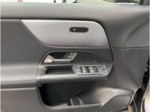 Mercedes-Benz GLA 180 d STYLE AUTOMATIK LED NAVI KAMERA
