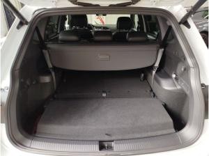 Volkswagen Tiguan Allspace 2.0 TDI DSG 4Motion R-Line Navi IQ.Light DAB+ FrontAssist