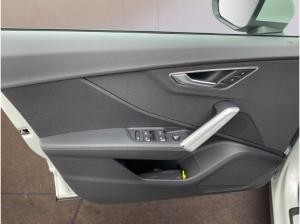 Audi Q2 S-LINE (2X) 35TFSI S-TRONIC NAVI RÜFA SHZ 18'' KOMFORTPAKET PLUS ASSISTENZP.PARKEN