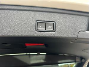 Volkswagen Touareg 3.0 TDI DSG 4Motion R-Line MATRIX AHK PANO