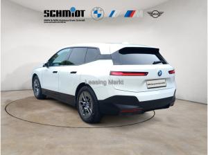 BMW ix xDrive40 Klimaaut. AHK Komfortzugang
