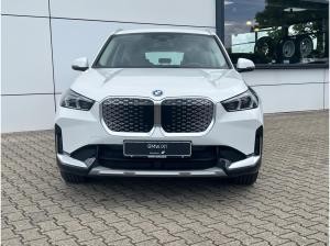 BMW iX1 xDrive30e Sofort Verfügbar +1.000€ Wert Guthaben auf Original Zubehör oder Winterräder