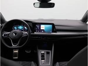 Volkswagen Golf VIII R-Line 2.0TDI DSG/ Navi, App, RFK, LED