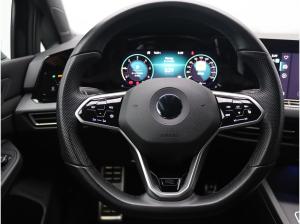 Volkswagen Golf VIII R-Line 2.0TDI DSG/ Navi, App, RFK, LED