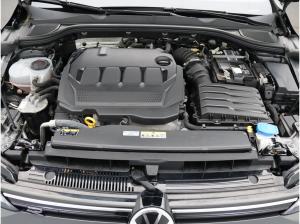 Volkswagen Golf VIII R-Line 2.0TDI DSG/ Navi, App, RFK, LED