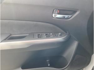 Suzuki Vitara 1.4 HYBRID Comfort+ Navi LED Apple CarPlay Android Auto Klimaautom DAB SD SHZ
