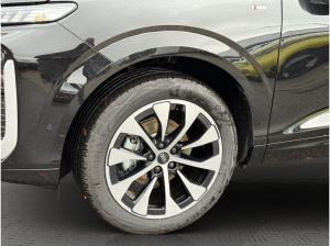 Audi Q3 SUV TFSI S tronic+PANO+LED+S LINE