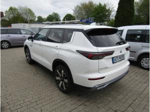 Mitsubishi Outlander Plug-in Hybrid 2.4 PHEV Intro Edition NAVI LED SHZ ACC PDC RFK