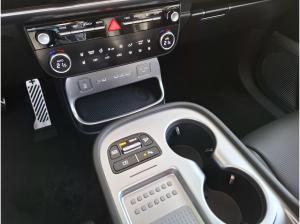 Hyundai IONIQ 9 6-Sitzer 110 kWh (307 PS) 4WD UNIQ + Panoramadach + Relax-Paket