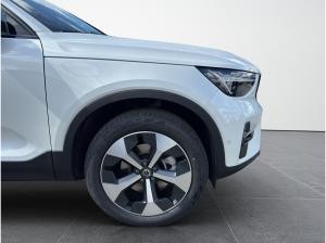 Volvo XC40 Plus Dark B3 2025