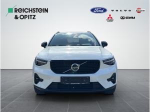 Volvo XC40 Plus Dark B3 2025
