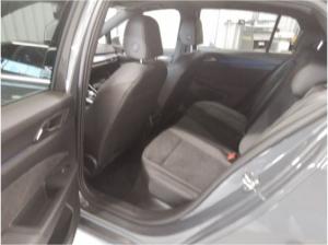 Volkswagen Golf VIII 1.5 eTSI DSG Navi LEDPlus DCC DAB+ FrontAssist