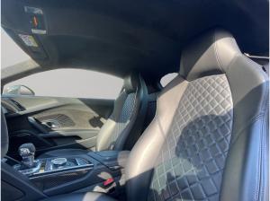 Audi R8 Coupe V10 performance RWD LED B&O Kam. Carbon