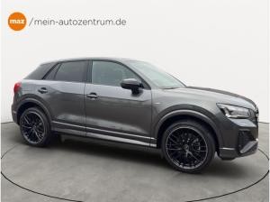 Audi Q2 S line 40 TFSI quattro 190 PS MatrixLED Klimapaket Kamera Schwarz plus
