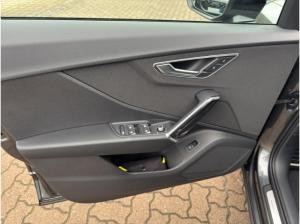 Audi Q2 S line 40 TFSI quattro 190 PS MatrixLED Klimapaket Kamera Schwarz plus