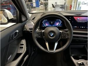 BMW 120 M Design - Lenkradheizung - Anhängerkupplung  - BMW Niere Iconic Glow