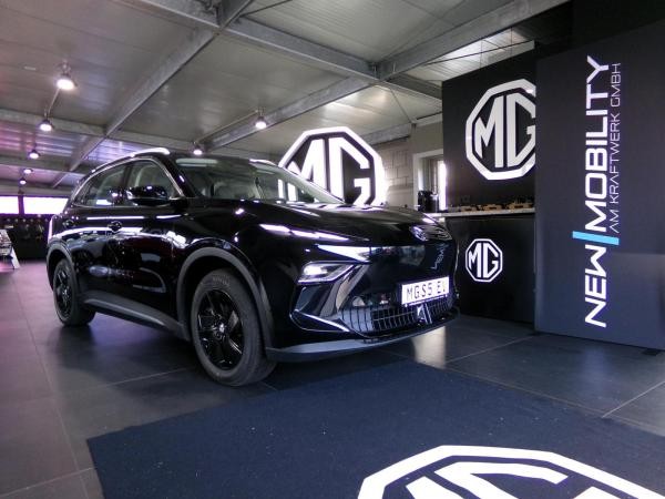 MG S5 EV Comfort Standard Range Black Month