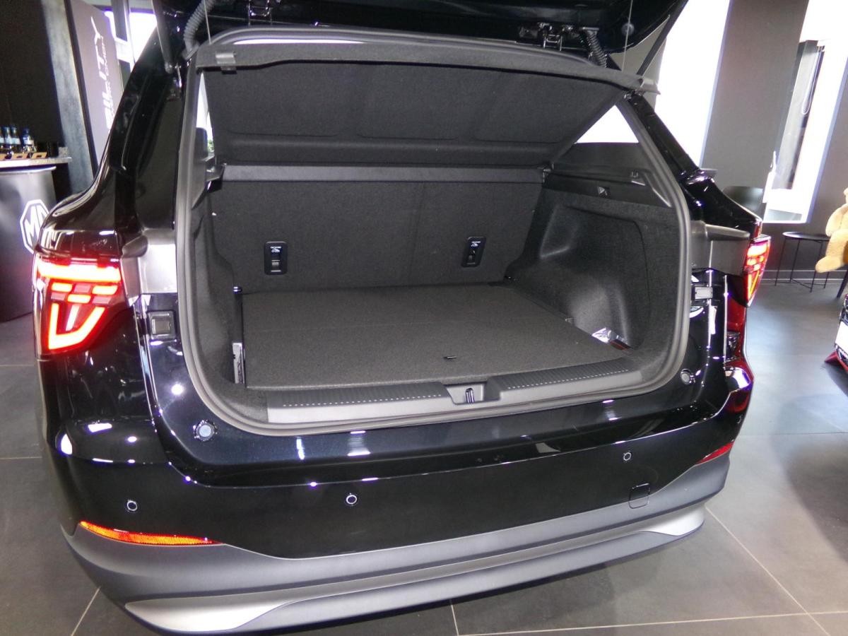 MG S5 EV Comfort Standard Range Black Month