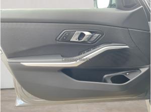 BMW 330 330e Limousine / NP= 71.050,- / Adapt. LED /