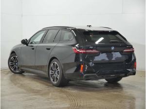 BMW i5 eDrive40 Touring/M-Sport/Pano./360°/B&W/Autobahn./Shz.hinten