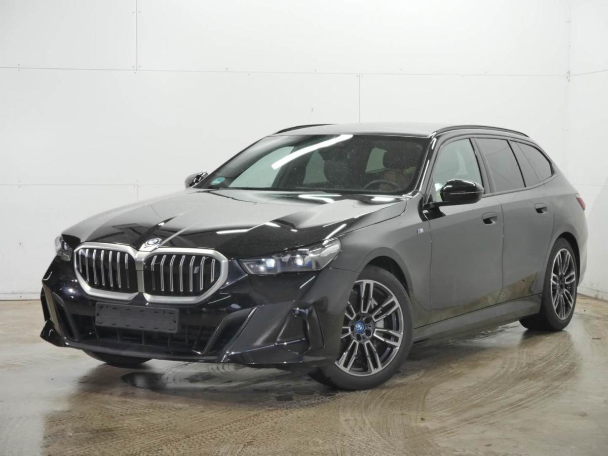 BMW i5 eDrive40 Touring/M-Sport/Pano./360°/B&W/Autobahn./Shz.hinten