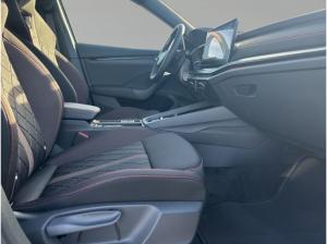 Skoda Octavia Combi 2.0 TSI 195 kW RS, AHK, Panorama-Schiebedach elektrisch