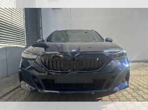 BMW i5 40 Tour/M-Paket/AHK/Pano/Memory/360°/Bowers&Wilkins