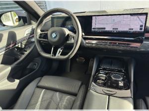 BMW i5 40 Tour/M-Paket/AHK/Pano/Memory/360°/Bowers&Wilkins