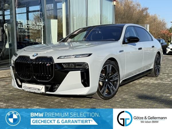 BMW i7 M70 xDrive MPerformance ExecutiveLoungeSeating TheaterScreen