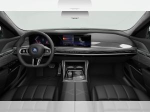 BMW i7 60 /FondEntertainment/SkyLounge/Automatiktüren/B&W
