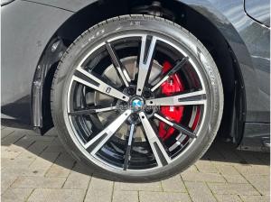 BMW 550 550e xDrive Touring Navi Tempom.aktiv Panoramadach Bluetooth PDC MP3 Schn.