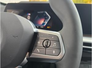 BMW iX1 xDrive30 Navi Tempom.aktiv Panoramadach Bluetooth PDC