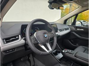 BMW 218 Active Tourer Navi AHK DA+ 17''LMR eSitze