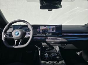 BMW 550 550e xDrive Touring Navi Tempom.aktiv Panoramadach Bluetooth PDC MP3 Schn.