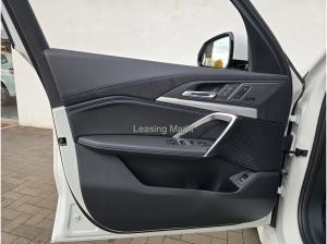 BMW iX1 xDrive30 Navi Tempom.aktiv Panoramadach Bluetooth PDC