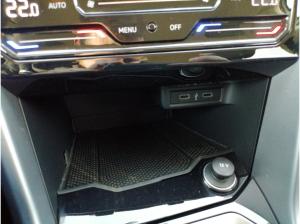 Volkswagen T-Roc Life 1.0 TSI/ LED, AppConnect, SHZ, MFLenk