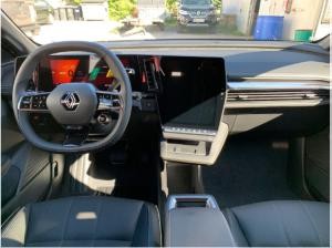 Renault Megane E-Tech Iconic 220 Comfort Range