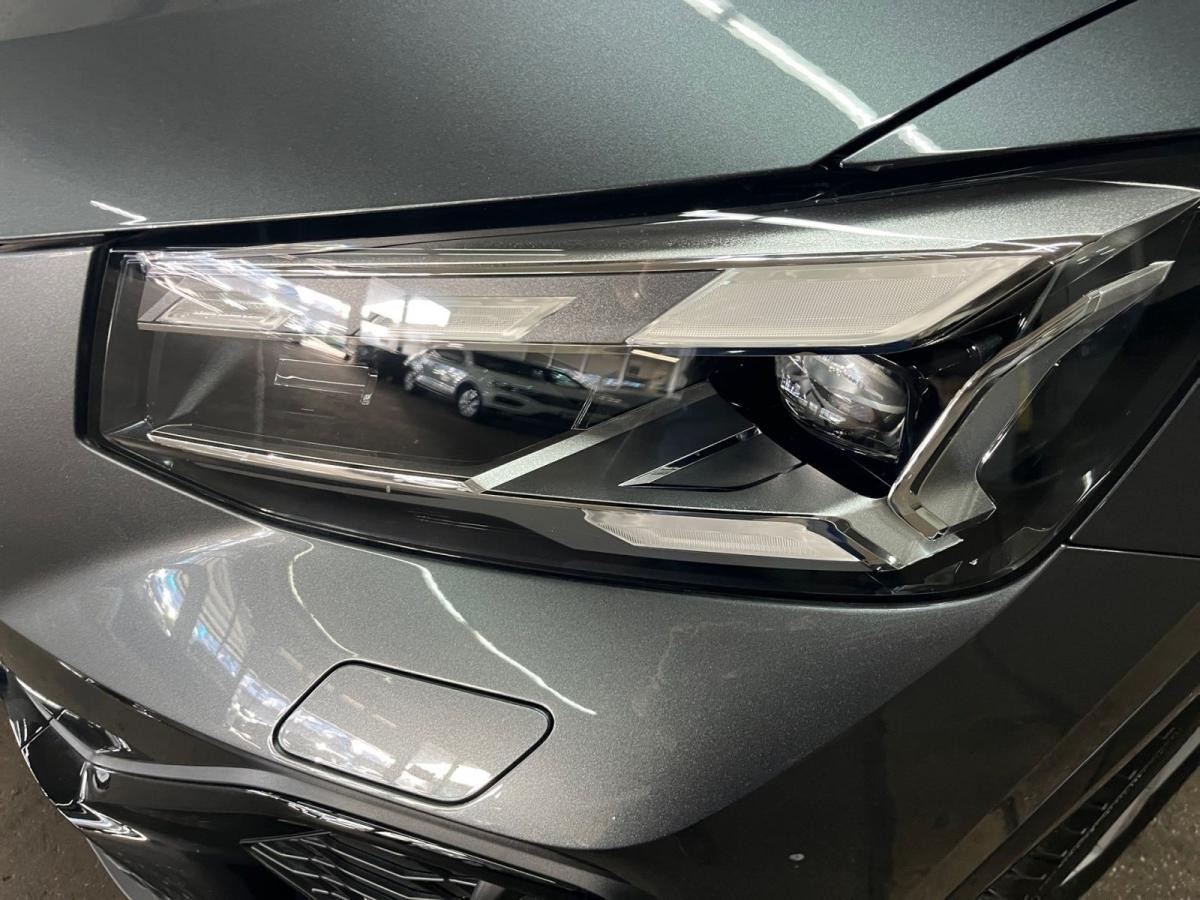 Audi Q2 S line S line Matrix LED AHK Smartph.Interface Assistenzp. Parken