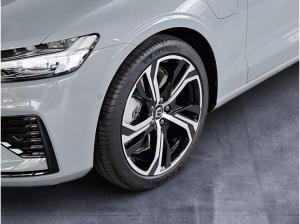 Volvo V60 Kombi Recharge Plug-In Hybrid AWD Plus Dark