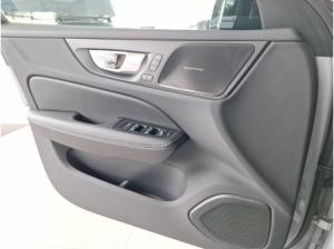 Volvo V60 Kombi Recharge Plug-In Hybrid AWD Plus Dark