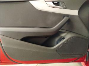 Audi A4 Avant 30 TDI S tronic S line Navi DAB VC PDC Sitzheizung