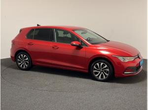Volkswagen Golf VIII Lim. 1.5 eTSI DSG Active LED RFK Sitzh