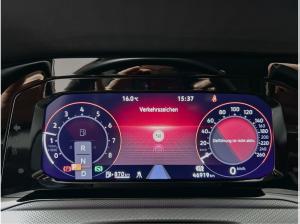 Volkswagen Golf VIII Lim. 1.5 eTSI DSG Active LED RFK Sitzh