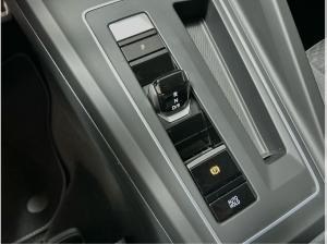 Volkswagen Golf VIII Lim. 1.5 eTSI DSG Active LED RFK Sitzh