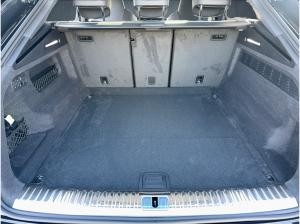 Audi Q8 SUV S line business TDI qu. tiptr. PANO HUD 23