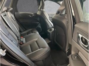 Volvo XC60 Plus Black Edition Recharge Plug-In Hybrid AWD