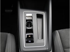 Volkswagen Golf Life VIII 2.0 TDI DSG / Navi, App, LED, ACC