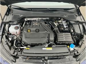 Volkswagen Golf Variant Life 1.5 eTSI DSG / Navi, App, LED+